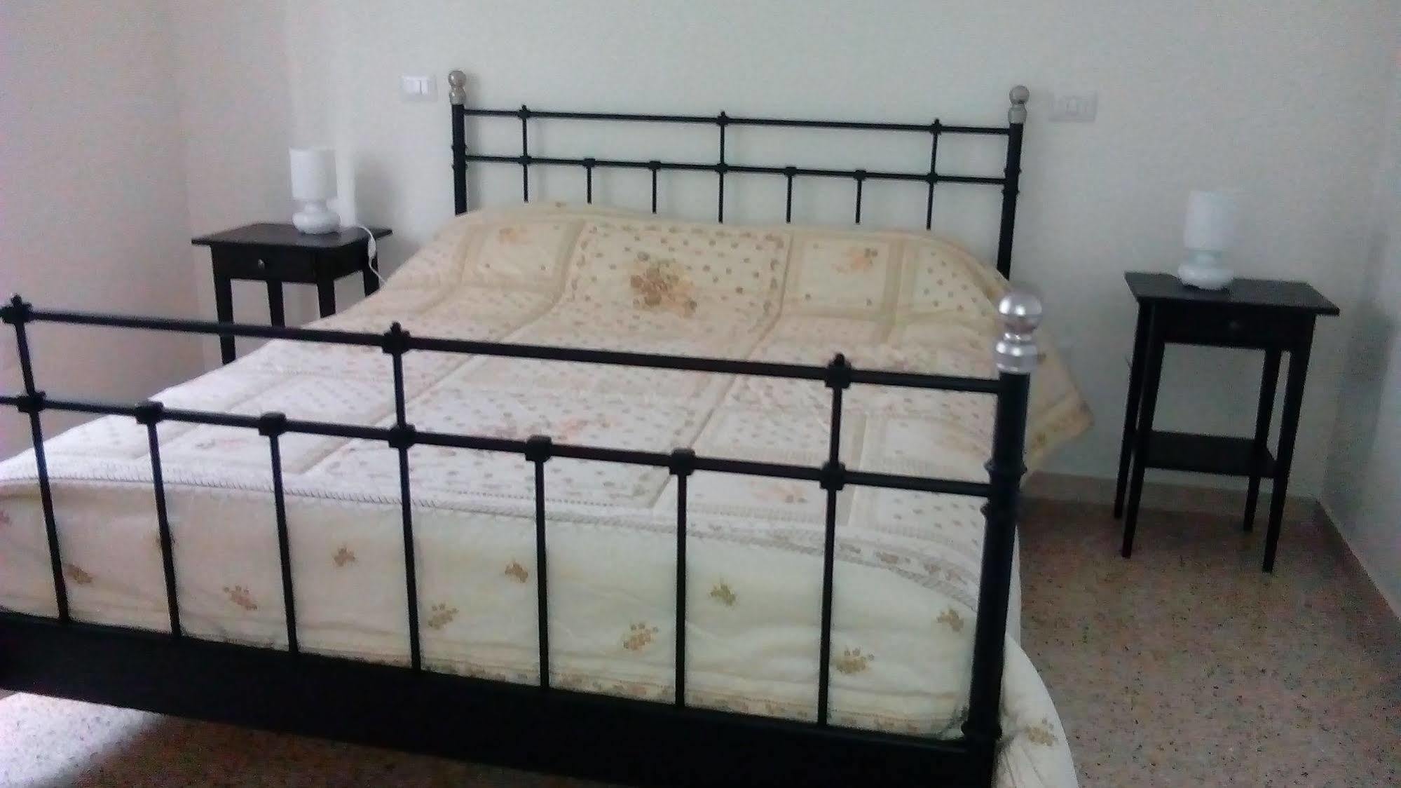 ナポリ Domus Aurea Bed & Breakfast エクステリア 写真