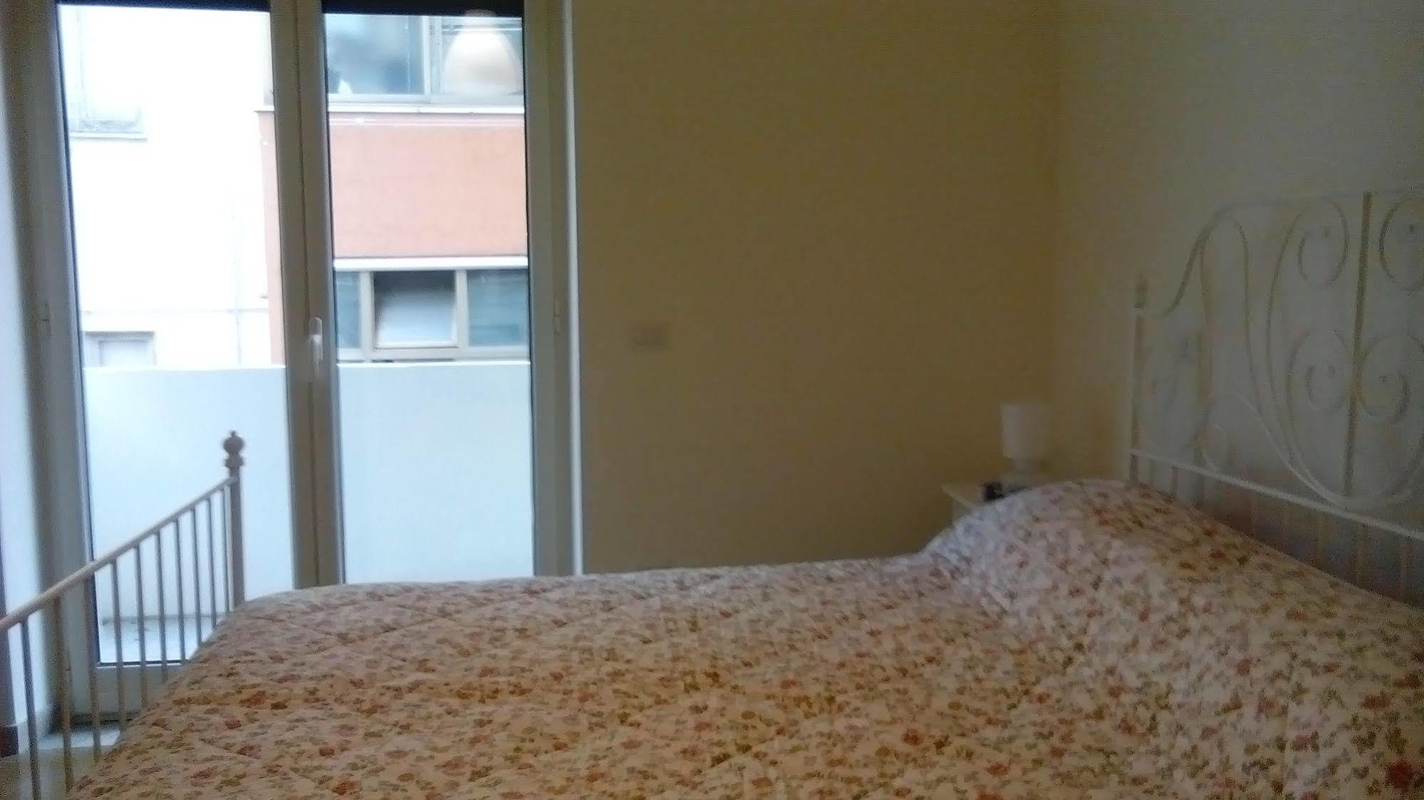 ナポリ Domus Aurea Bed & Breakfast エクステリア 写真
